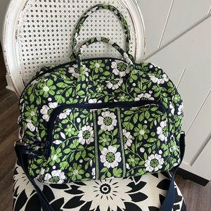 Vera Bradley- weekender travel bag- polka dots like new